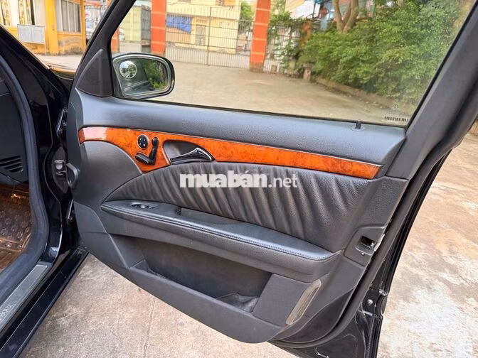 Mercedes-Benz E240 AT 2004 Đẹp miễn chê