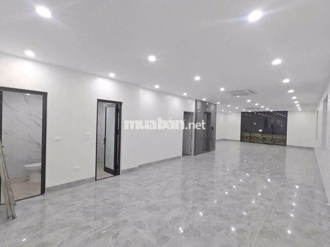 Cho thuê nhà nguyên căn tại phố trạm cổ linh 