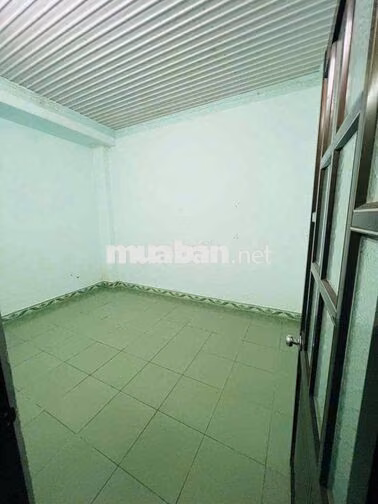 - Cho thuê nhà P.Quang Vinh, cách Phan Chu Trinh tầm 100m thuộc Hoa Lư