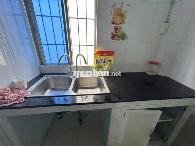Cho thuê phòng trong nhà nguyên căn đường số 4, gần spkt, đh ngân hàng