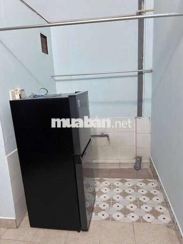 Cho thuê phòng trong nhà nguyên căn đường số 4, gần spkt, đh ngân hàng