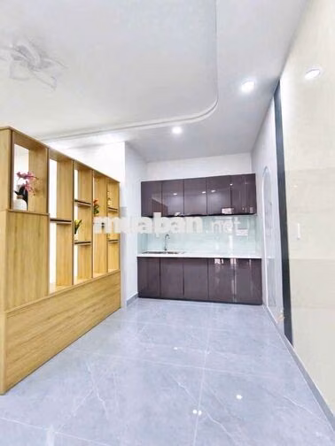 Nhà đẹp góc 2 mặt tiền đường xe hơi 2ty6 thương lượng