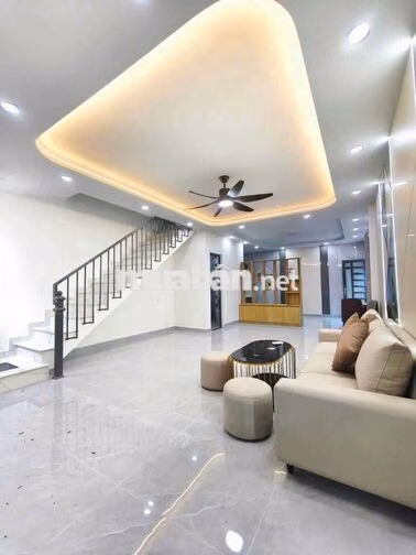 Nhà đẹp góc 2 mặt tiền đường xe hơi 2ty6 thương lượng