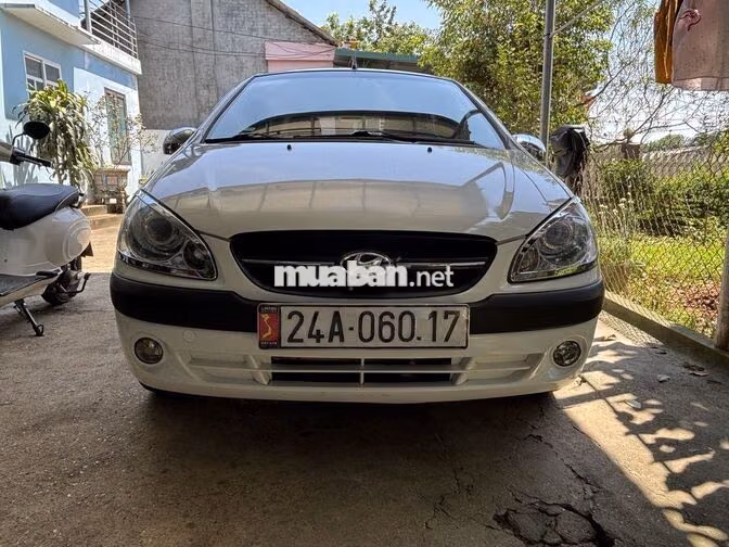 Hyundai Getz 2010 Trắng Xe gia đình