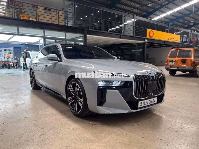 BMW 735 M SPORT 2024 Xám Brooklyn 11253 km