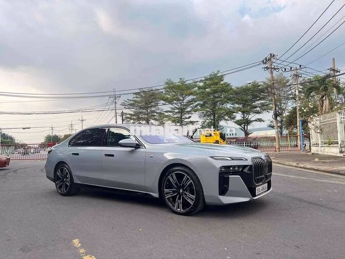 BMW 735 M SPORT 2024 Xám Brooklyn 11253 km