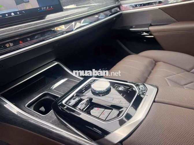 BMW 735 M SPORT 2024 Xám Brooklyn 11253 km