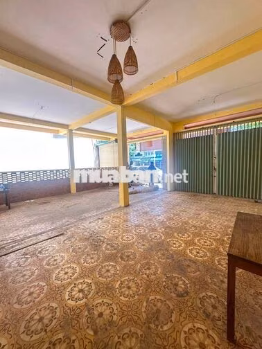 CHO THUÊ MẶT BẰNG 295m2 NGANG 11M MẶT TIỀN ĐƯỜNG TRẦN PHÚ