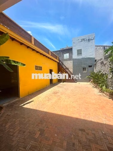 CHO THUÊ MẶT BẰNG 295m2 NGANG 11M MẶT TIỀN ĐƯỜNG TRẦN PHÚ
