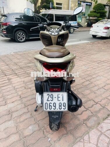 Honda PCX125 Vàng cát nhập khẩu thái lan