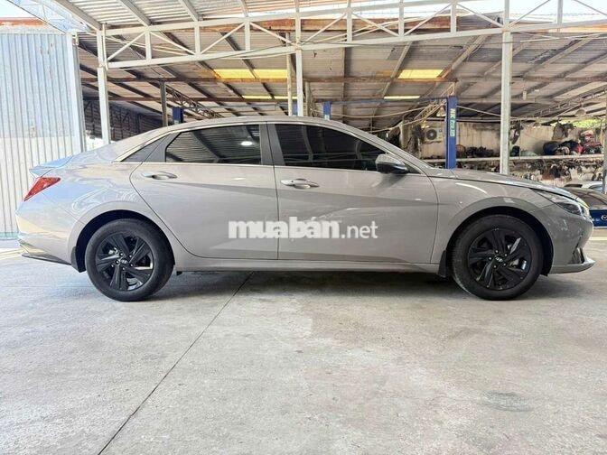 Hyundai Elantra 2022 1.6AT đặc biệt Xám