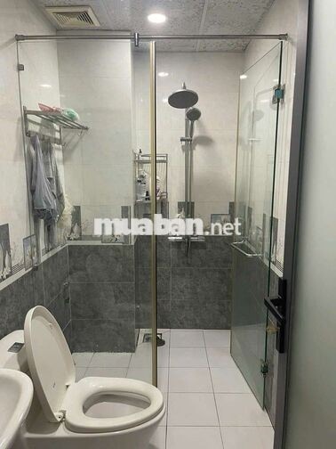 CHO THUÊ NHÀ 1 TRỆT 2 LẦU, DT 5×12 CÓ 4PN,4WC. XE HƠI NGỦ TRONG NHÀ