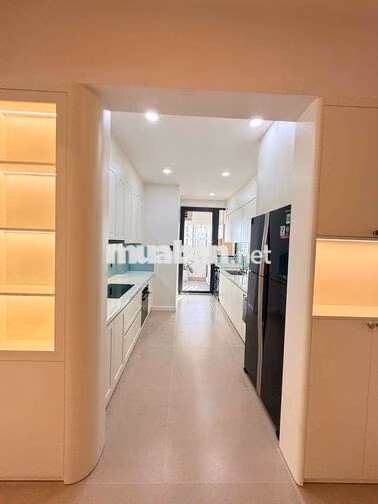 Bán căn hộ Mỹ Khánh, Phú Mỹ Hưng, Quận 7 view hồ bơi nội thất cao cấp