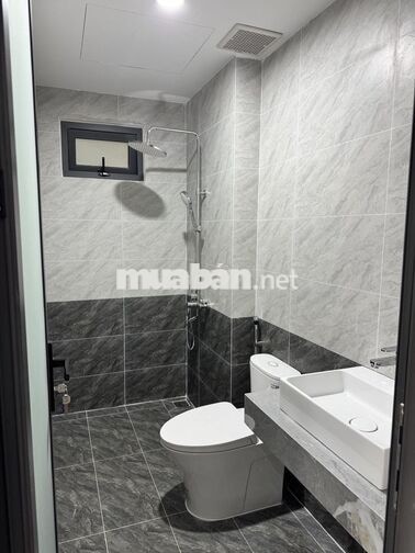TÒA VĂN PHÒNG 7.5 TẦNG ĐƯỜNG 30/4 GIÁ 170TR/TH