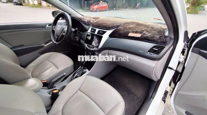 Hyundai Accent Trắng Số tự động ATH 131.739 km