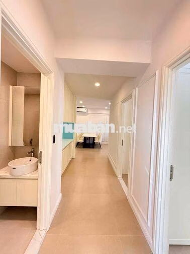 Bán căn hộ Mỹ Khánh, Phú Mỹ Hưng, Quận 7 view hồ bơi nội thất cao cấp