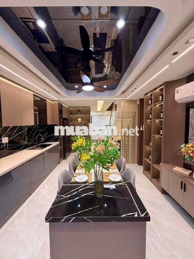 BÁN NHÀ MẶT TIỀN ĐƯỜNG  - 5 TẦNG - THỚI AN Q12. GIÁ  : 8,9 TỶ 