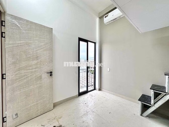 CĂN HỘ DUPLEX BAN CÔNG ĐI BỘ ĐẠI HỌC NGUYỄN TẤT THÀNH