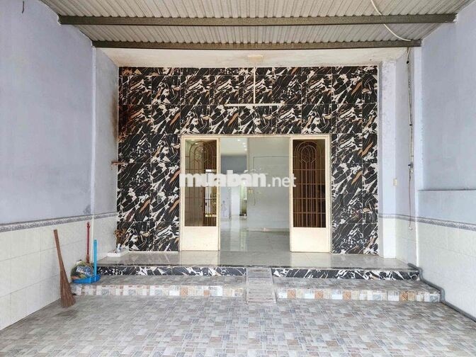 Bán đất ở kèm nhà cấp 4 - Bến Lức, Long An cũ