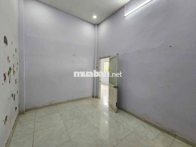 Bán đất ở kèm nhà cấp 4 - Bến Lức, Long An cũ