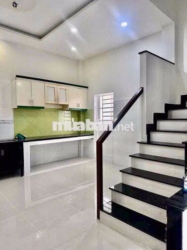 Cho Thuê Nhà Mới Sạch Sẻ DT 180m2 1Trệt 2Lầu 4Pn 3Wc Hẻm Xe Tải