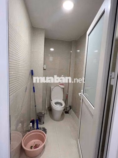Cho thuê căn hộ 2PN mới 100%_ rộng, thoáng đường oto ngay Bến Thành Q1