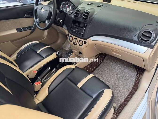 Chevrolet AVEO 2018 Số sàn Trắng Nệm da