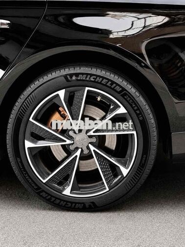 Audi A8L 3.0 TFSI Quattro 2012 – Bảo dưỡng hảng