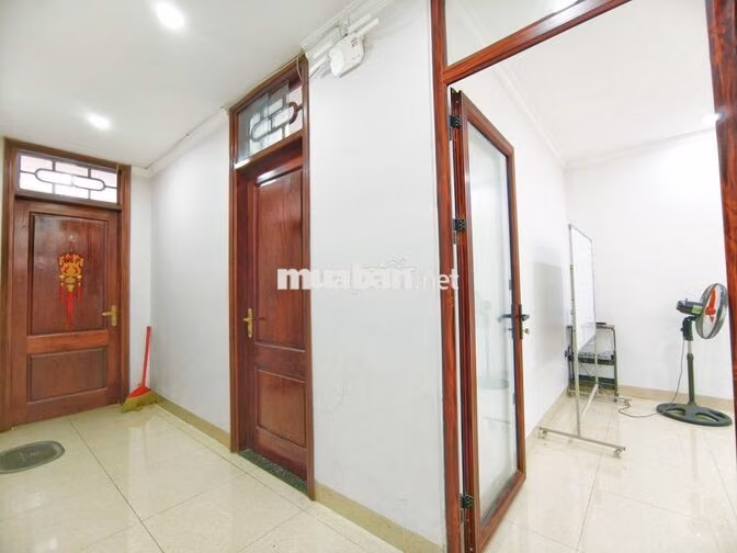 Cho thuê văn phòng tại đường Hoàng Văn Thái sàn 55m2 giá siêu rẻ 
