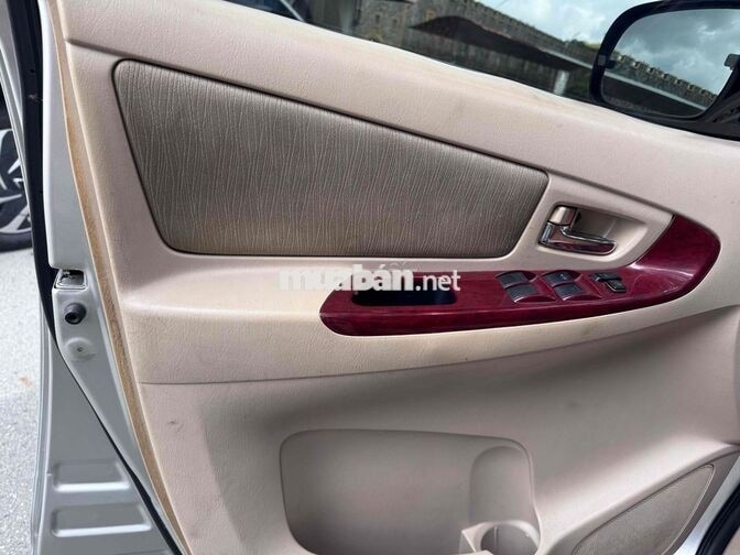 Toyota Innova G 2006 Ko Khoan Đục