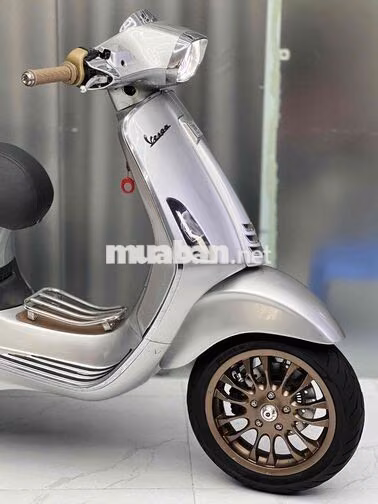 Vespa Iget ABS 2019 Bạc bstp 9c nợ xấu trả 50% ạ