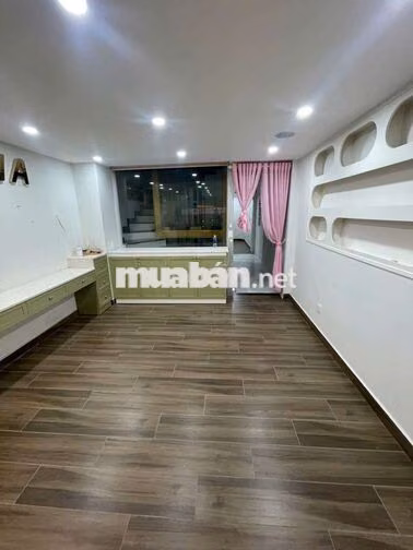 bán nhà 5 tầng có Thang Máy ,Mặt Tiền Lý Thường Kiệt,Quận 10, 31,5 tỷ