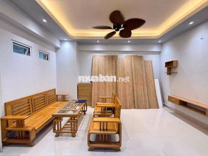 Chỉ: 4 Tỷ 090 - 70m - 2PN - Tầng Cao - Full Nội Thất -  CHUNG CƯ 1050
