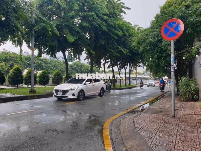 CHUNG CƯ 52M, 2PN VIEW BỜ KÈ TRƯỜNG SA, GIÁP QUẬN 1, NHỈNH 2 TỶ