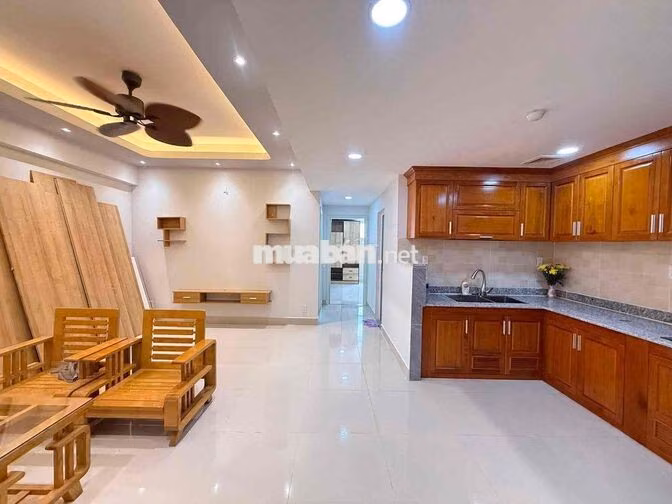 Chỉ: 4 Tỷ 090 - 70m - 2PN - Tầng Cao - Full Nội Thất -  CHUNG CƯ 1050