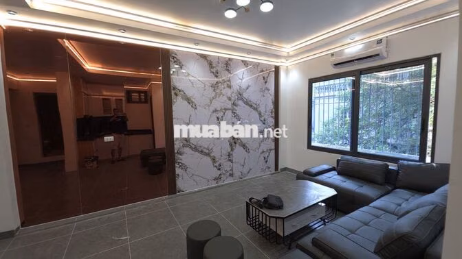 Bán tập thể tầng 3 lô góc mặt phố Linh Lang và Đào Tấn Phường Giảng Võ