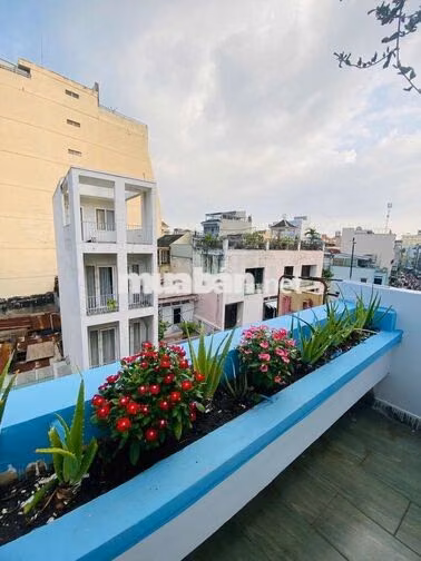 CĂN HỘ DỊCH VỤ CÓ BAN CÔNG NGAY SÁT BỆNH VIỆN ĐẠI HỌC Y DƯỢC