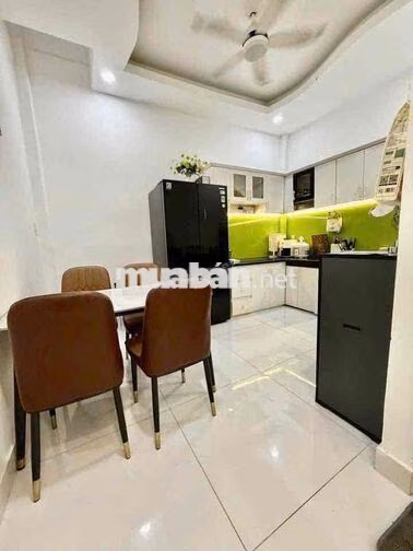 Hẻm 5m Kênh Tân Hoá & Âu Cơ, 2 Tấm, 4 x 16m, 2 Phòng Ngủ, 3 wc