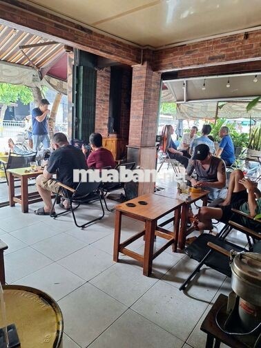 Cần sang quán cafe góc 2 mặt tiền đường