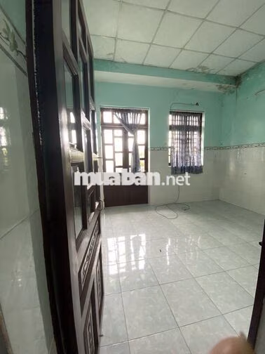 Cho thuê nhà nguyên căn 2 tầng mặt tiền đường 10m, gần chợ Tân Hương