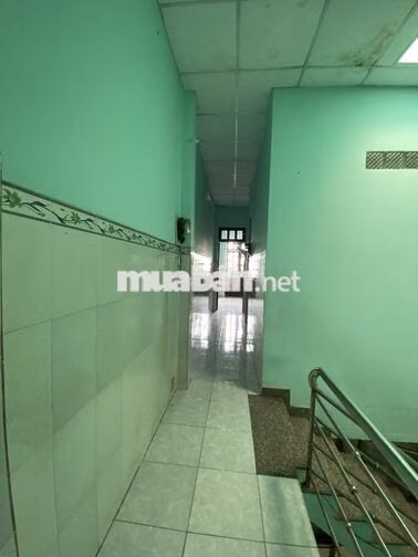 Cho thuê nhà nguyên căn 2 tầng mặt tiền đường 10m, gần chợ Tân Hương