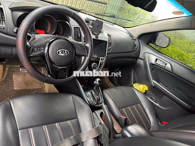 Kia Forte Xanh 5 chỗ