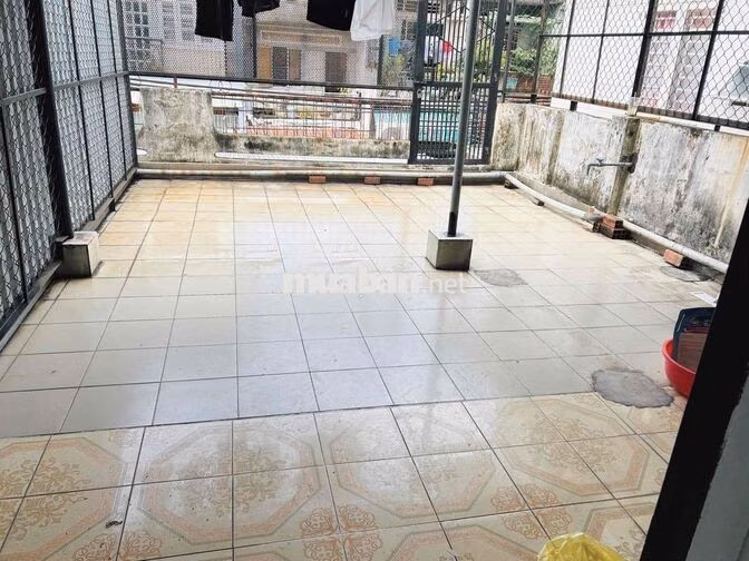 phòng 3tr5 đường số 4 bình thọ cách spkt 1km 5p đi xe