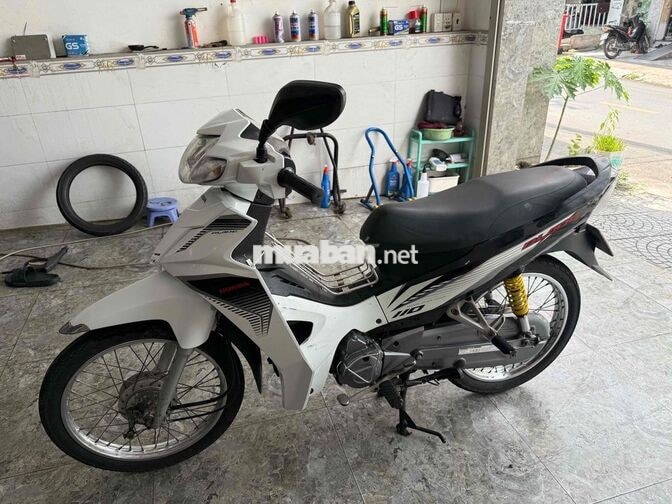 Honda Blade 2017 Trắng