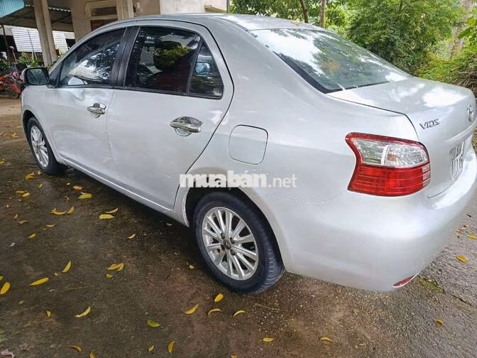 Toyota Vios 2010 Bạc