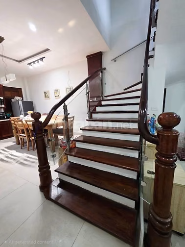 Bán nhà 5 tầng phố Trần Đại Nghĩa, 50m2, nhà đẹp giao ngay, gần phố