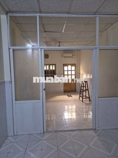 Nhà Q3 cho thuê dt 3x8 sạch sẽ,2 PN+ 2WC. Ưu tiên gia đình/nhóm bạn