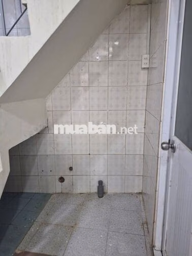 Nhà Q3 cho thuê dt 3x8 sạch sẽ,2 PN+ 2WC. Ưu tiên gia đình/nhóm bạn