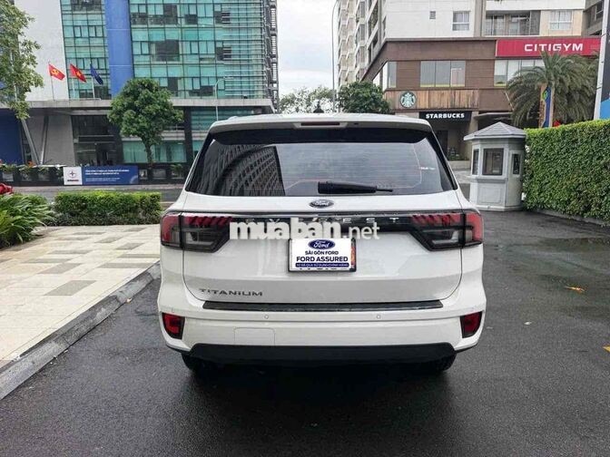 Ford Everest Titanium 1 cầu 2025 Trắng 15.200 km