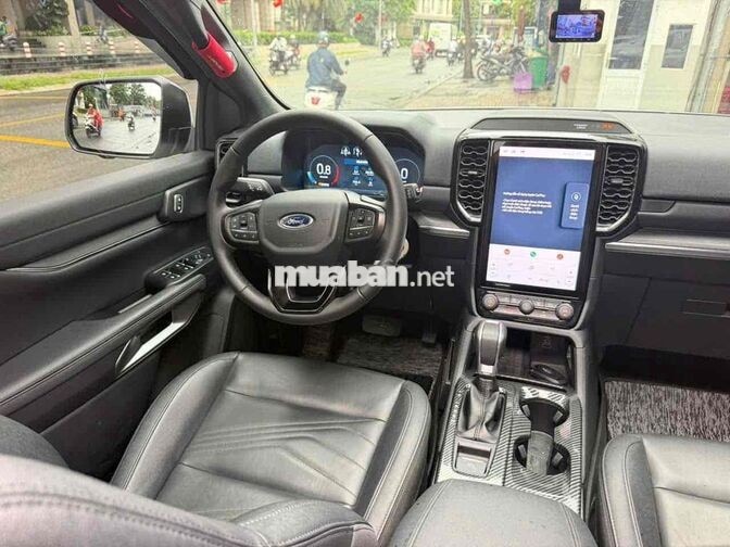 Ford Everest Titanium 1 cầu 2025 Trắng 15.200 km
